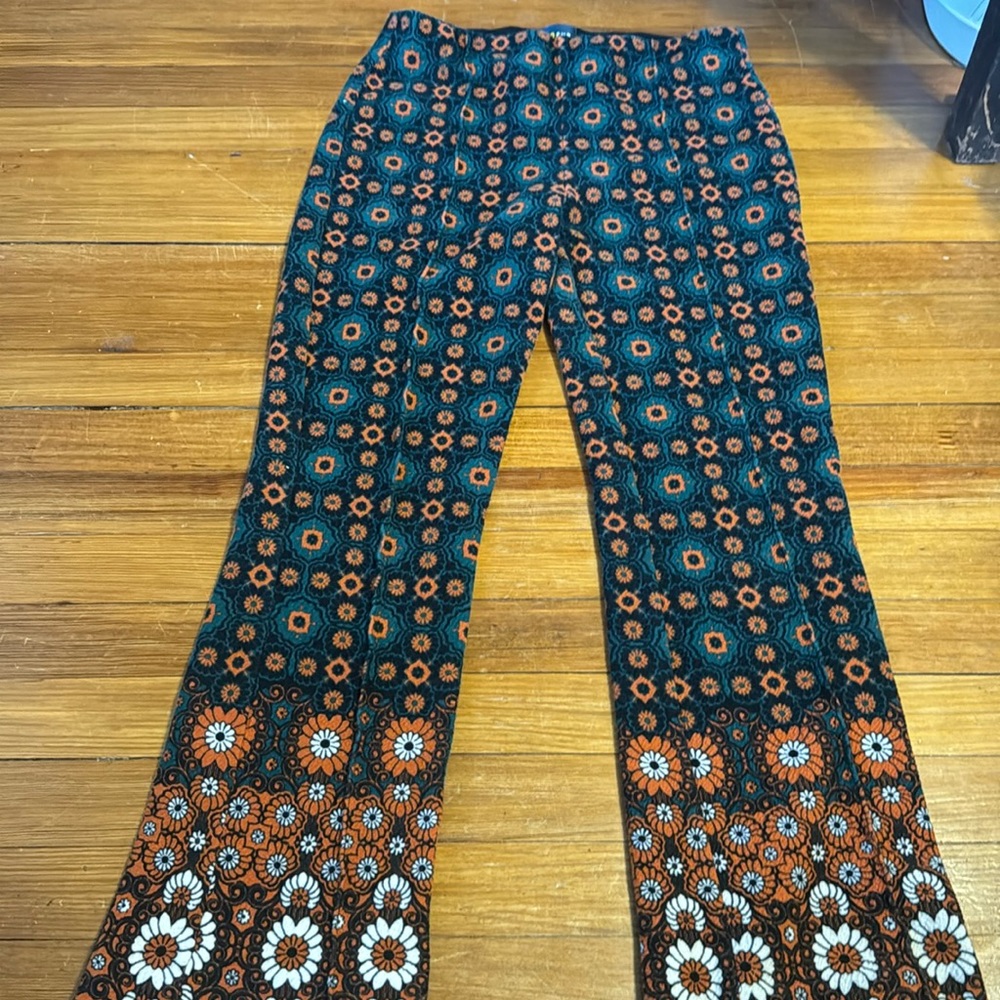 Flair Leggings with pattern